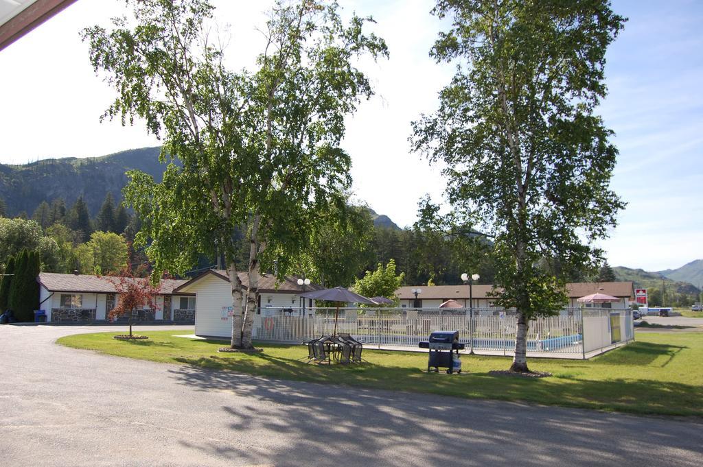 Monte Carlo Motel Barriere Exterior photo